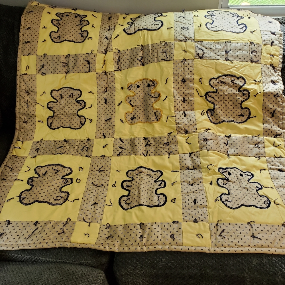 Vintage teddy bear quilted baby crib blanket neutral
